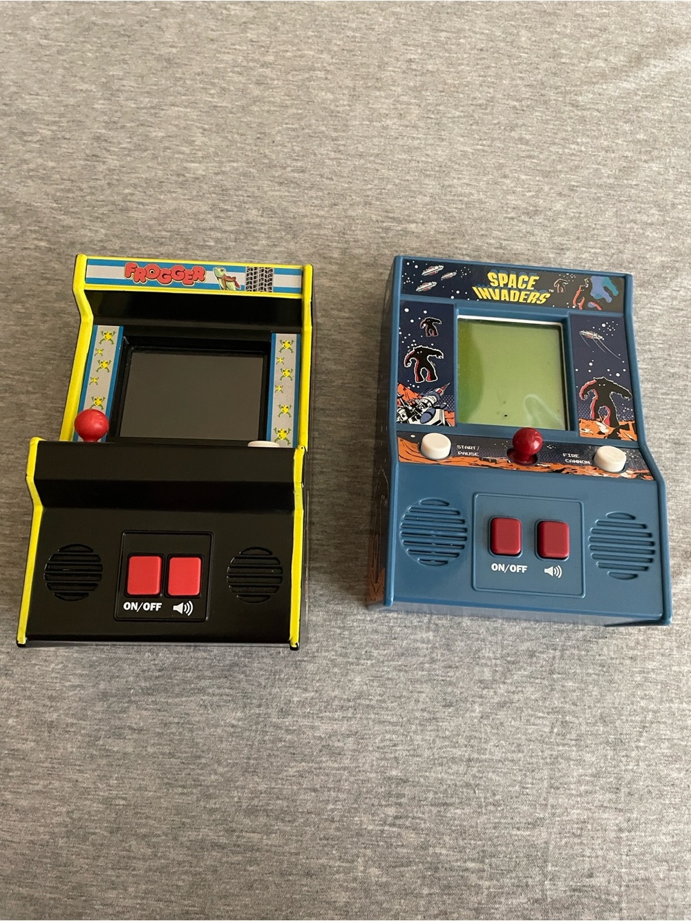Frogger & Space Invaders Retro Handheld Arcade Duo - Yellow & Blue not working